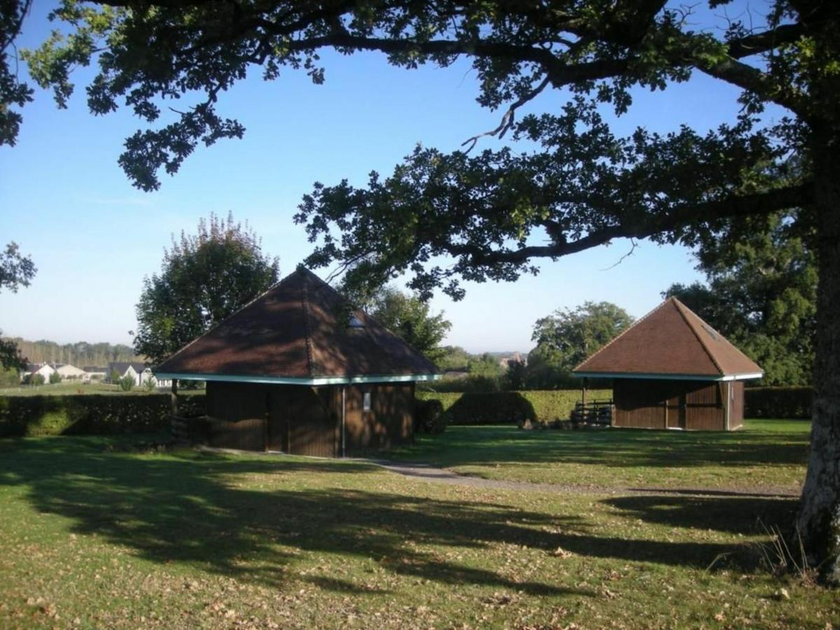 Chalet En Pleine Nature A Orsennes Avec Etang A Proximite, Ideal Pour 6 Personnes Et Animaux Admis - Fr-1-591-170 外观 照片