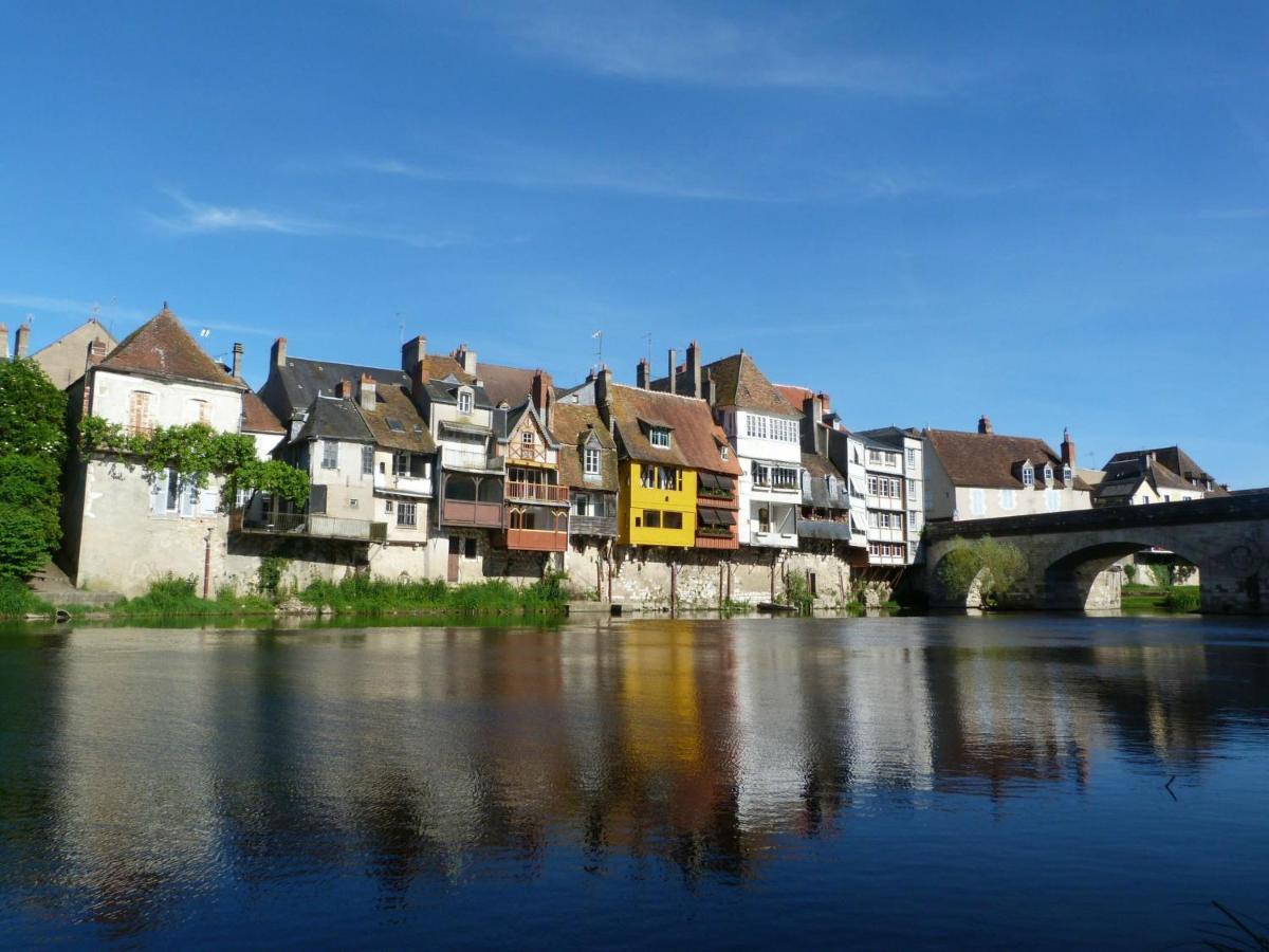 Chalet En Pleine Nature A Orsennes Avec Etang A Proximite, Ideal Pour 6 Personnes Et Animaux Admis - Fr-1-591-170 外观 照片